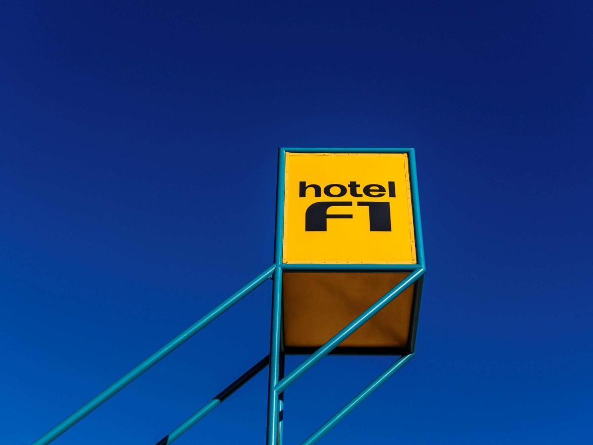 Hotelf1 Laval Changé Exterior foto